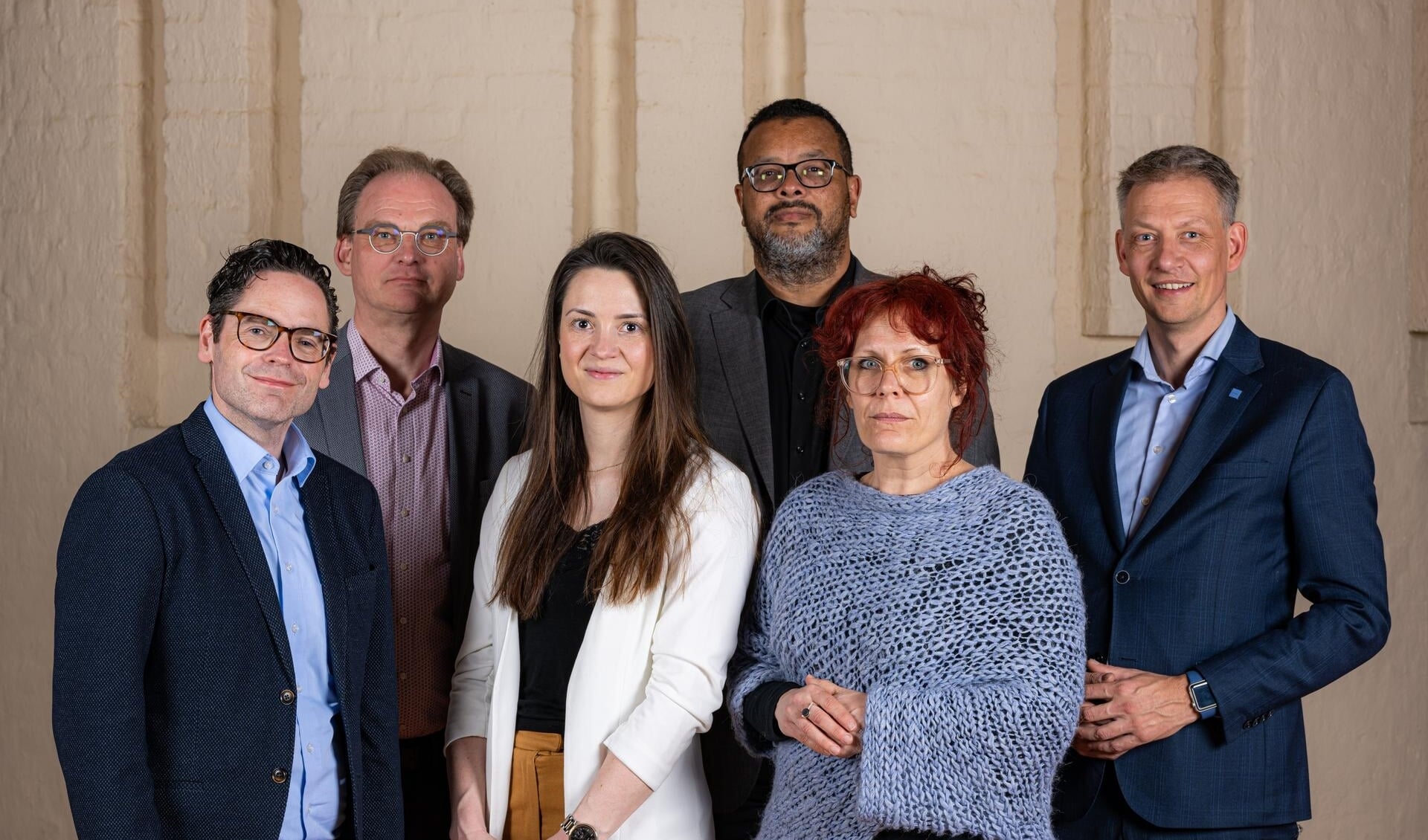 Van links af: Robin Effing (voorzitter), Robert Helder, Annelien Schuldink, Gary Antonius, Saar van der Spek en Michiel van Willigen.