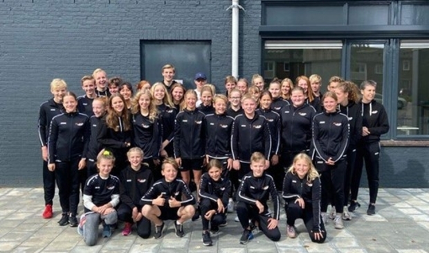 De succesvolle zwemmers van ZV44.