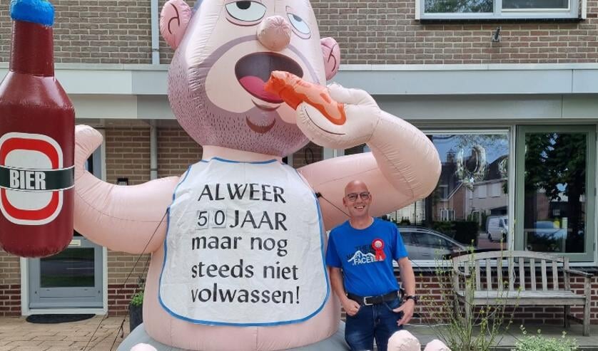 ‘Perfect afscheid’ voor Henry van Dalfsen na meer dan twintig jaar Oranjevereniging Genemuiden