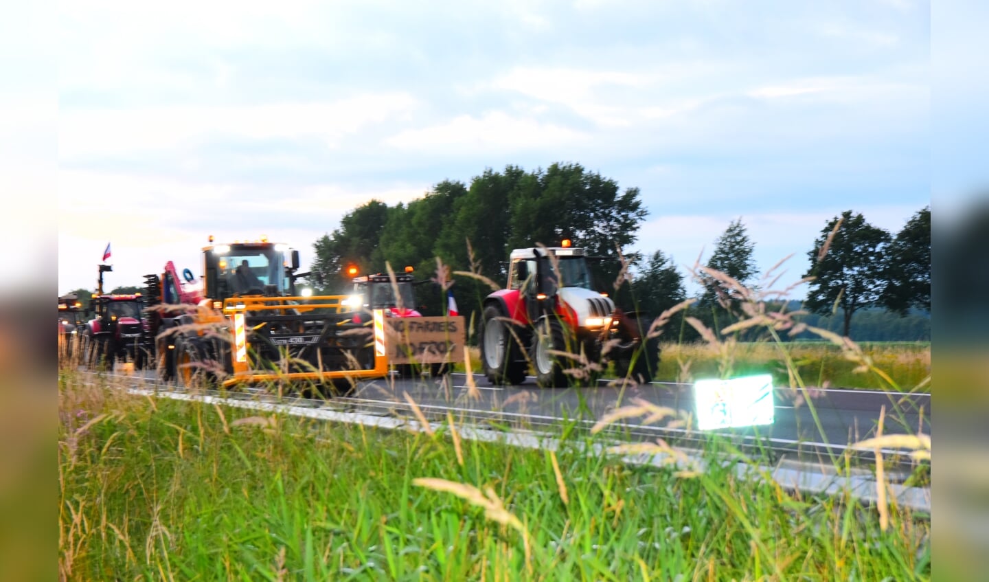 Boeren voeren actie op A32 bij Steenwijk