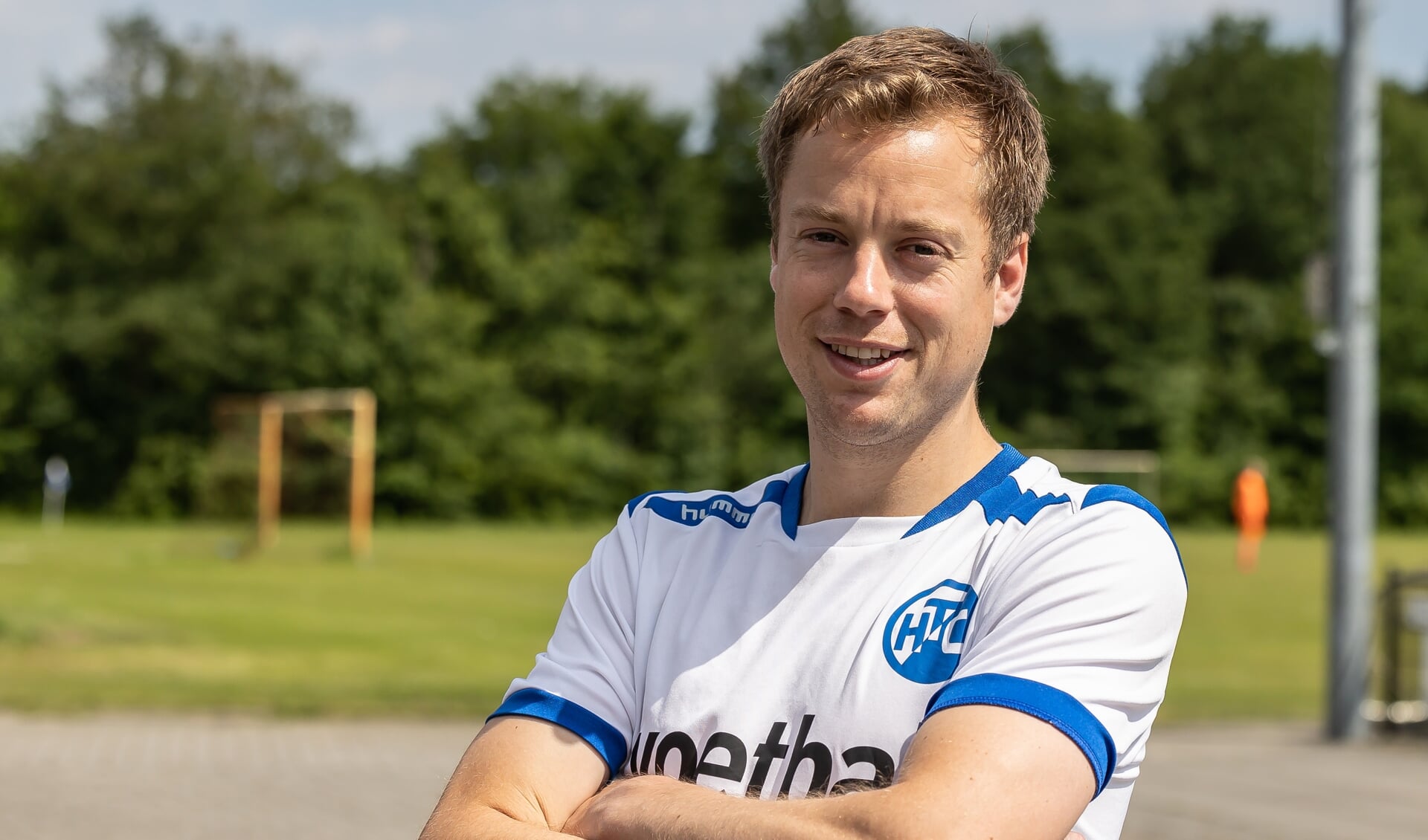 Thomas Korenromp neemt na dertien seizoenen afscheid van het eerste elftal van HTC. De vraag is nog even of de aanvoerder zijn club achterlaat als derde- of vierdeklasser.