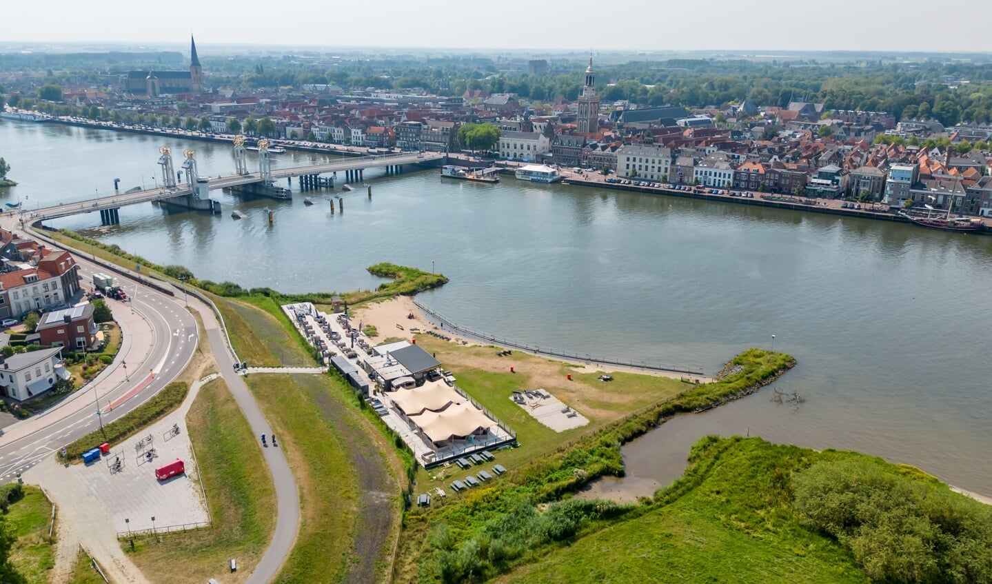 Het Strandpaviljoen aan de IJssel.