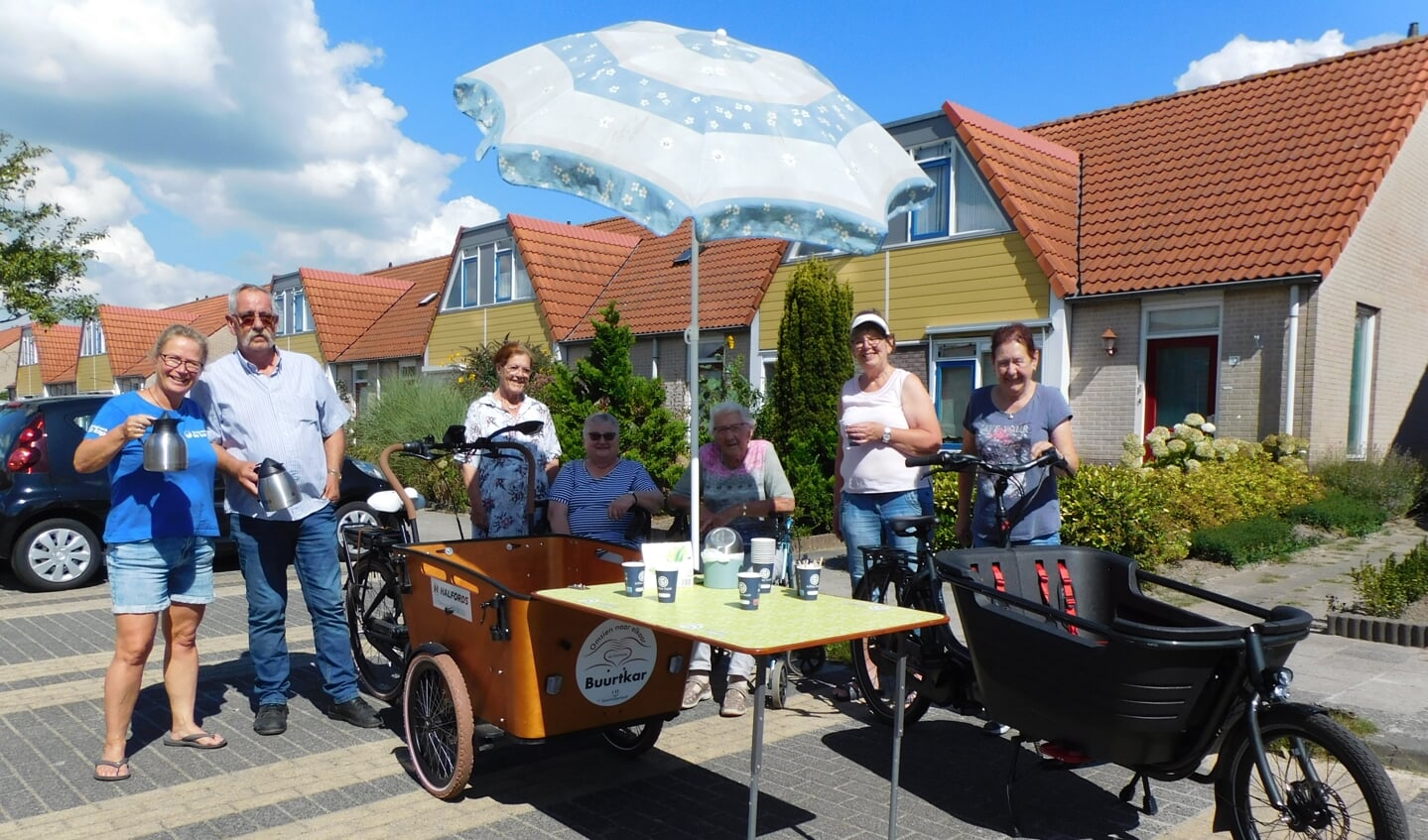 Vlnr: Sandra, Teun, Geertje, Lammy, Maartje, Joke en Eefje