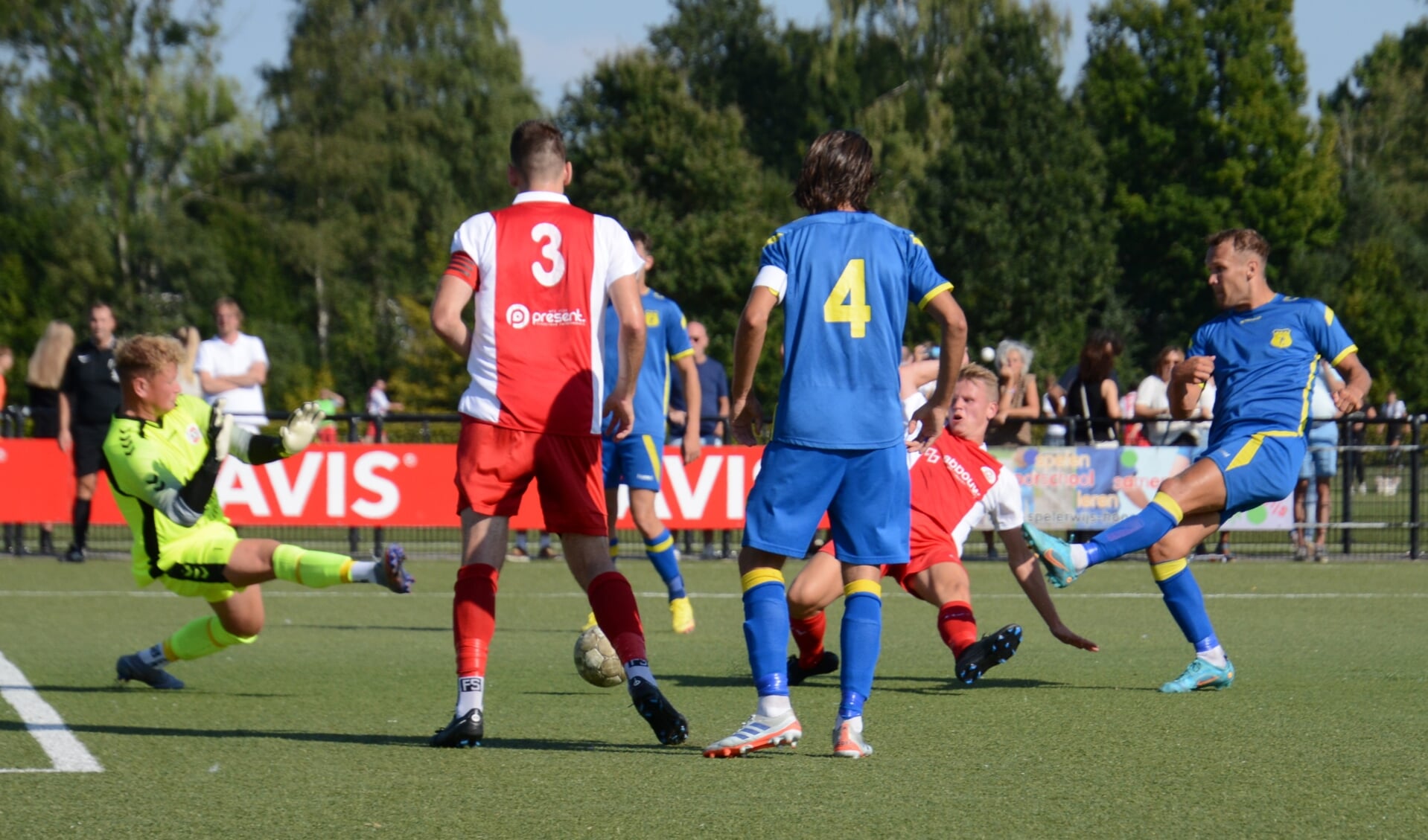 Dave Kuurman schiet het enige doelpunt namens Olde Veste binnen