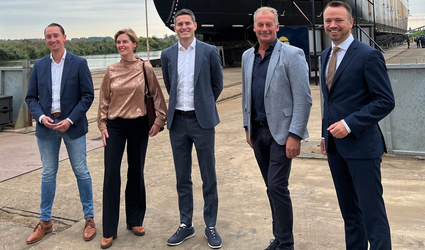 V.l.n.r. Niek Teune, Hilde Palland, Tom Berendsen, Henk Selles en Sander de Rouwe