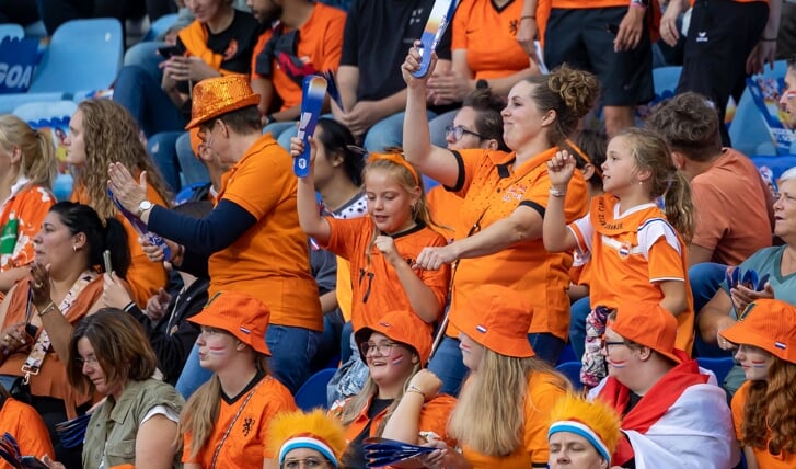 Veel animo én enthousiasme in Zwolle tijdens de Oranje interland tegen Schotland. 
