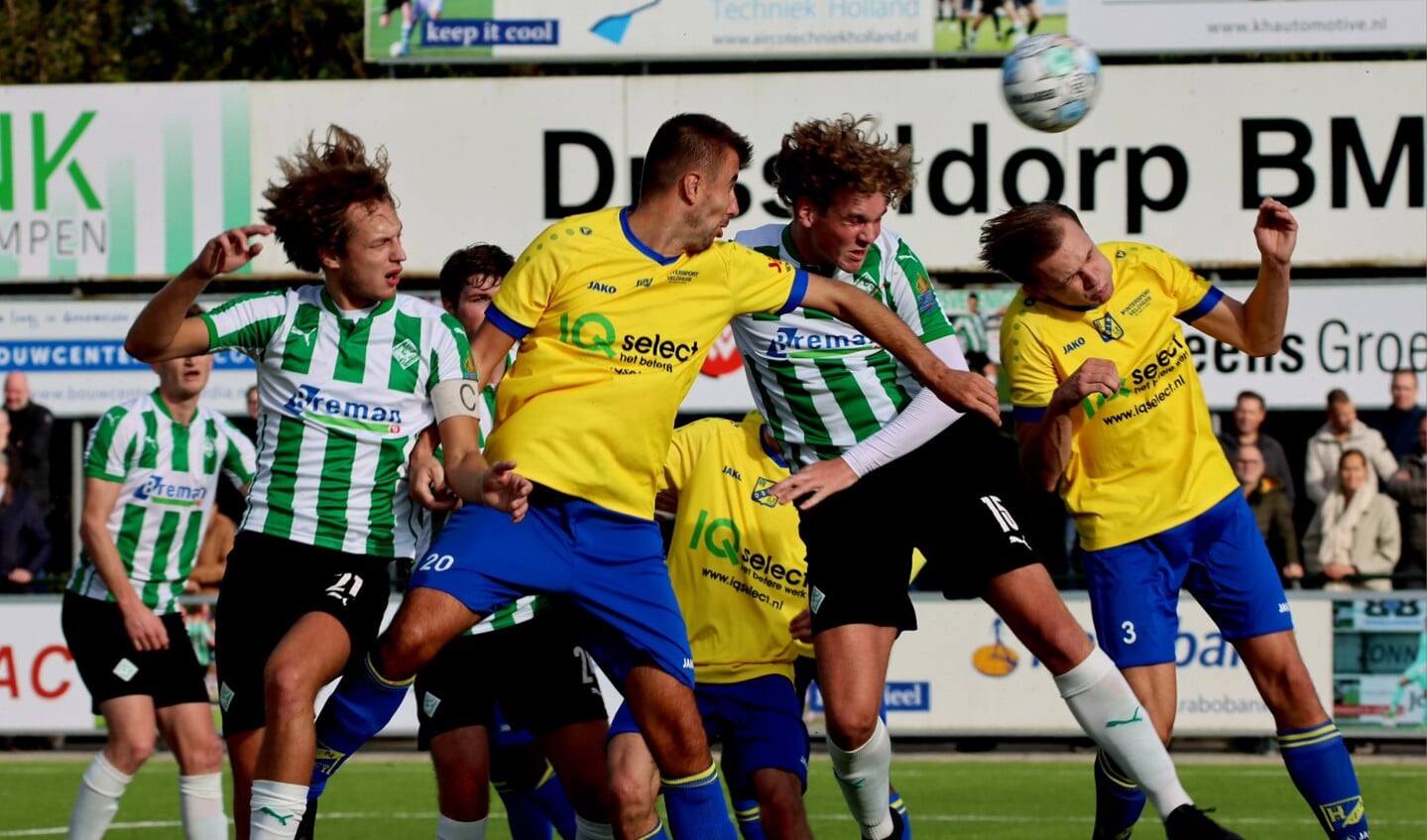 Gerben Kolk kopt raak voor Genemuiden.