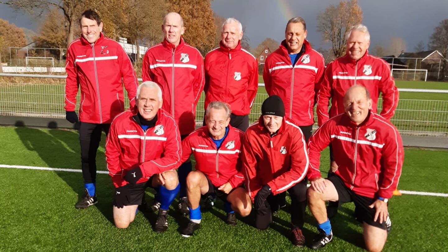 Het team van vv Steenwijk Oldstars