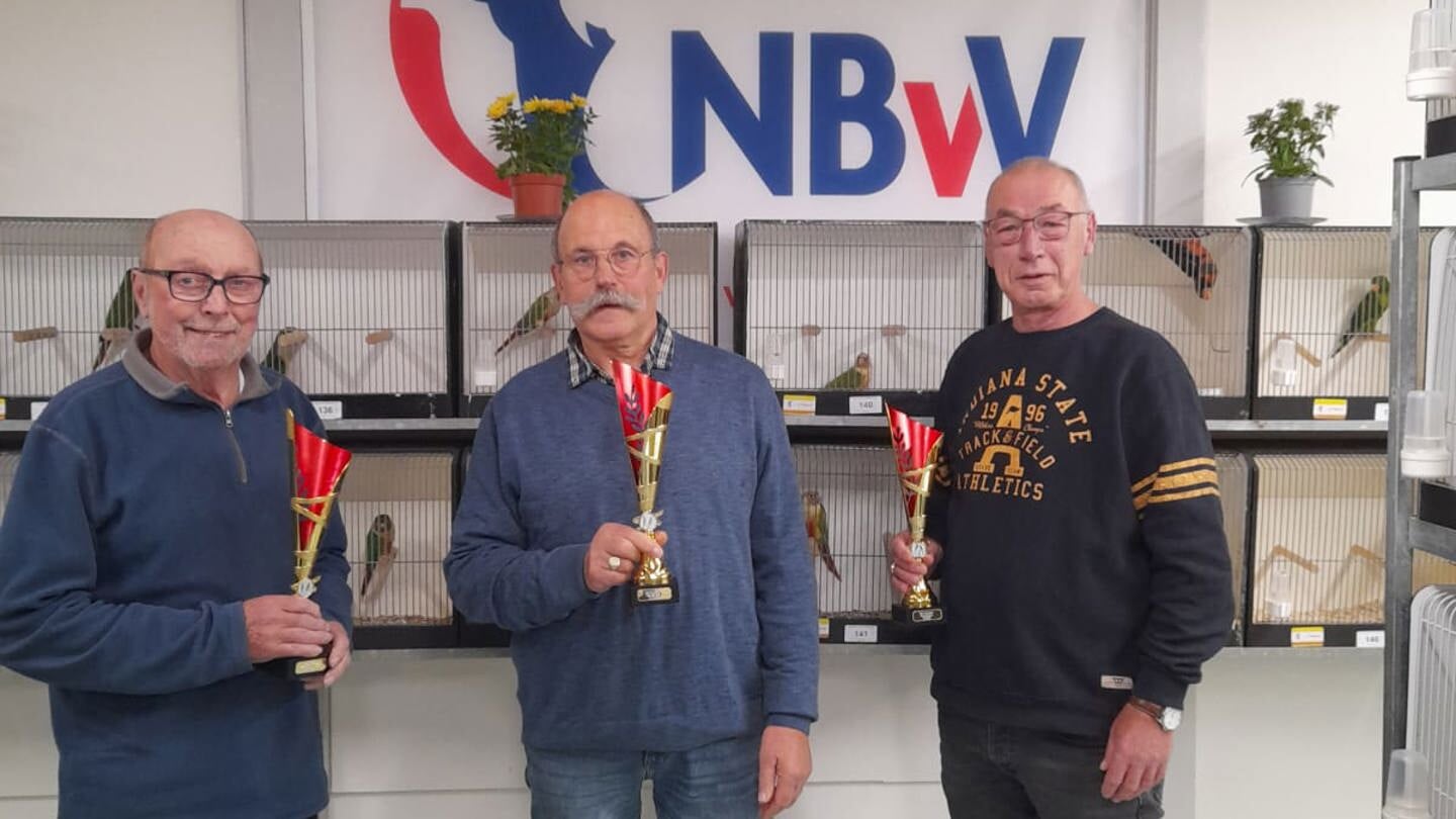 v.l.n.r. de kampioenen Cor van Elven, Piet Verlegh en Cees Vreugdenhil