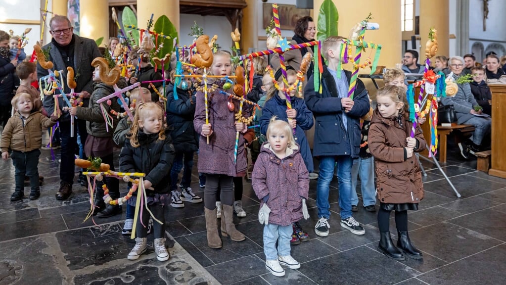 Palmpasen optocht in Buitenkerk (5 foto’s) Al het nieuws uit Kampen