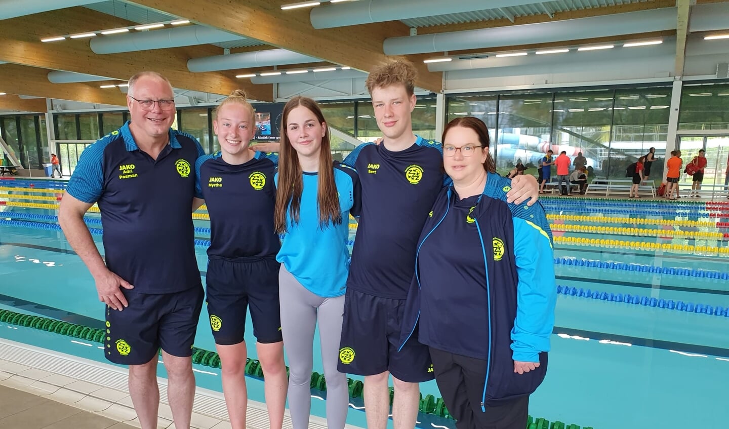 ZZZ Deelnemers van l. naar r. Adri Pasman, Myrthe Dam, Carlijn Boltendal, Bert Hagting en Annemieke Visch van RLAK in Hengelo