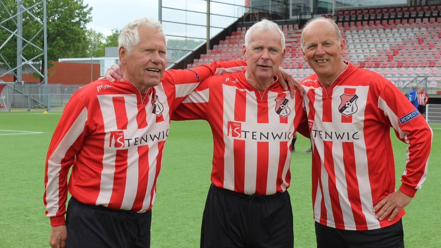 Drie spelers van vv Steenwijk Old Stars
