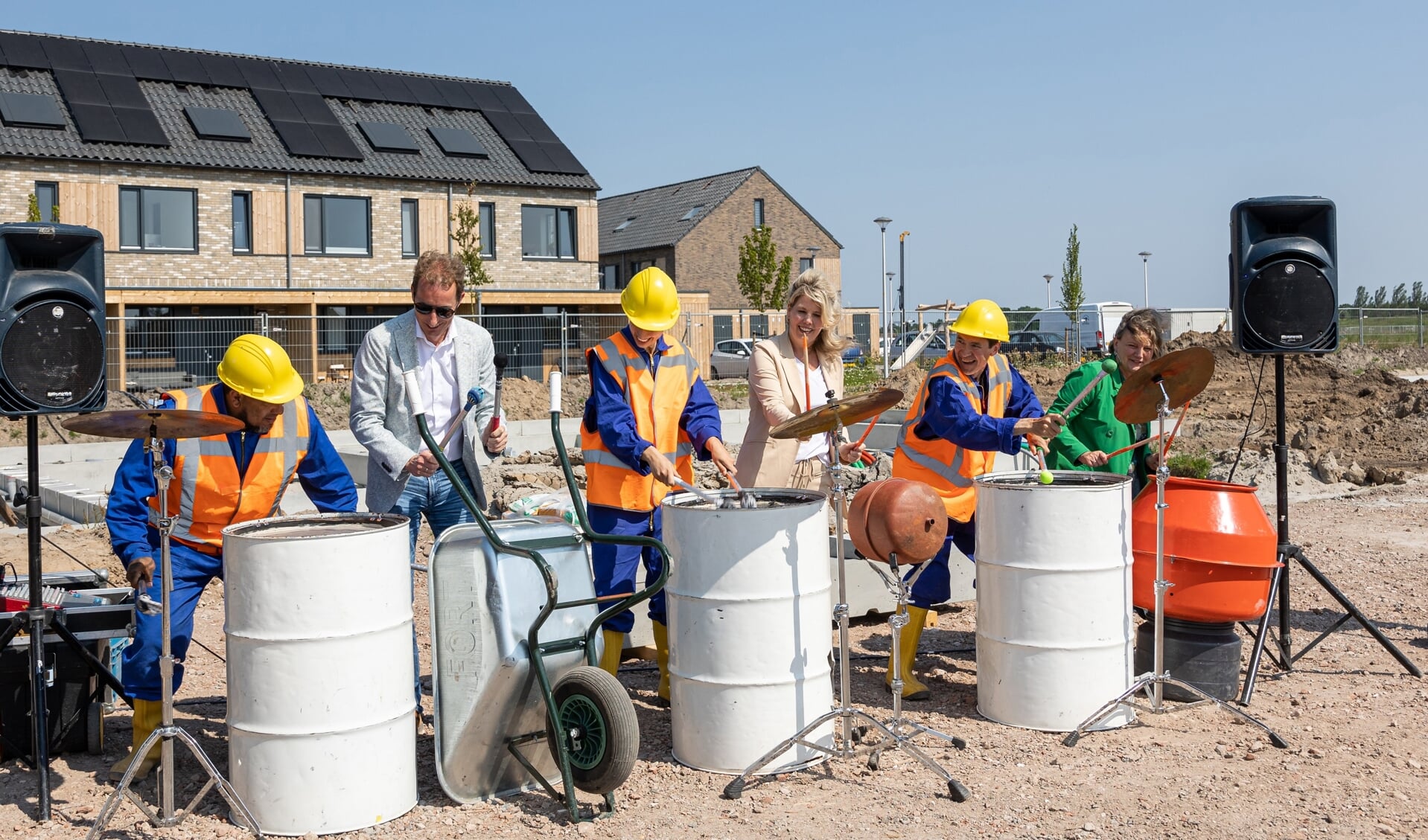 Van links af: Paul Dijkman (Schutte) Miranda Venekamp-Brandt (VanWonen) en wethouder Monique Schuttenbeld.