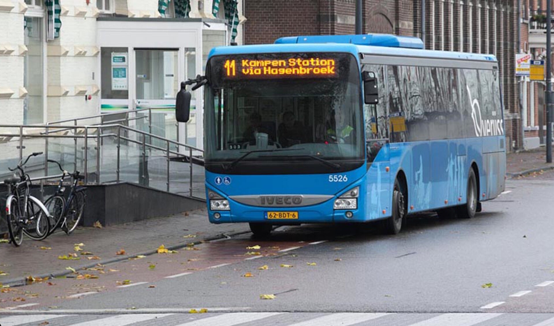 Buslijn 11 op weg naar het station