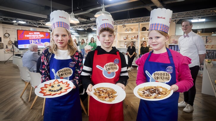 Finalisten van de landelijke pannenkoekwedstrijd: Eline, Thijn en Anniek.