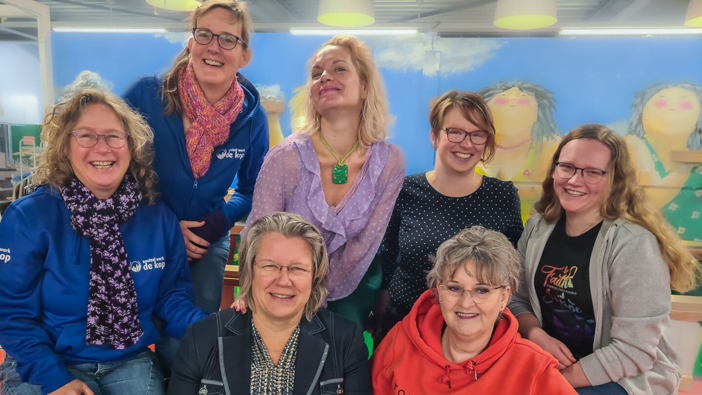 Werkgroep Vrouwendag Steenwijkerland: Sandra Lampe, Mayim Wink, Ineke de Jong, Marleen Postma, Wendy van Essen, Jolanda Vermaire en Paula Bierma