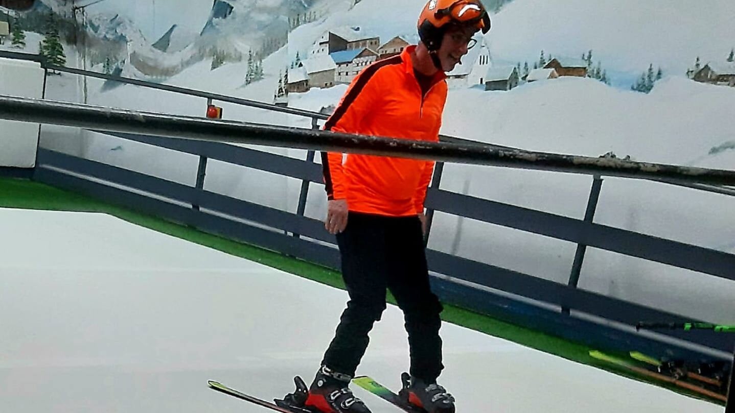 Hans Alders tijdens een training op de indoor skibaan in Zwolle -