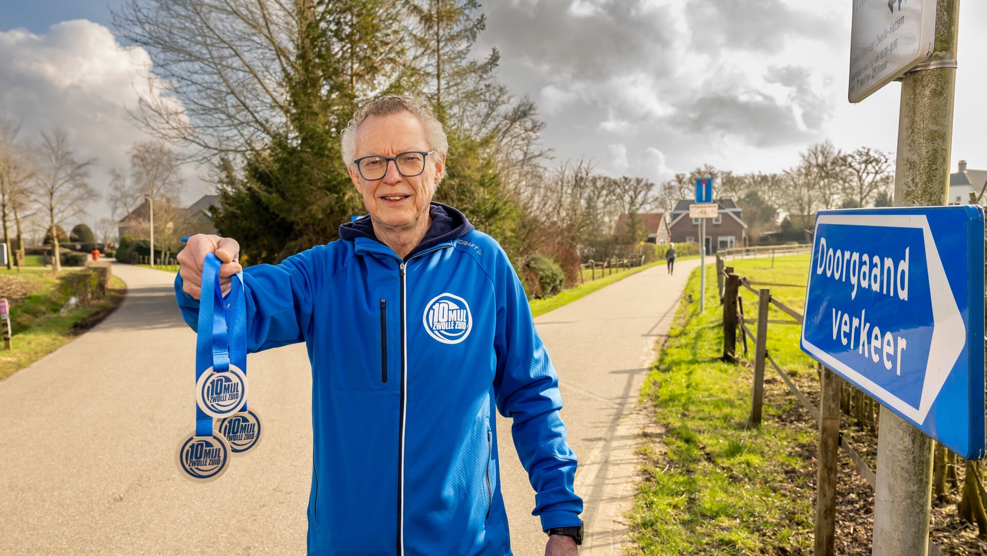 Peter Jansen, mede-organisator van de 10 Mijl Zwolle Zuid. "Voor iedere deelnemer is er een medaille."