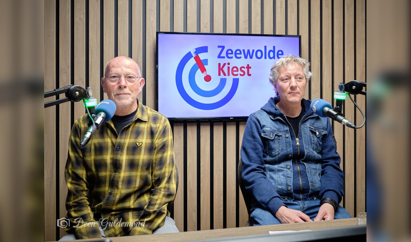 Joop Delfgaauw (l.) en Roel Hijne van de Burgertafel Zeewolde.