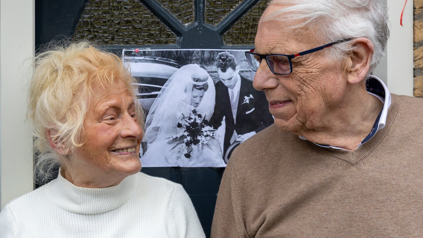 Echtpaar Mooibroek-Mulder 60 jaar getrouwd