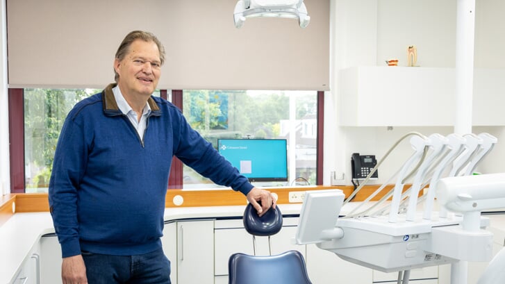 Henk Bleeker neemt na 33 jaar afscheid als tandarts.