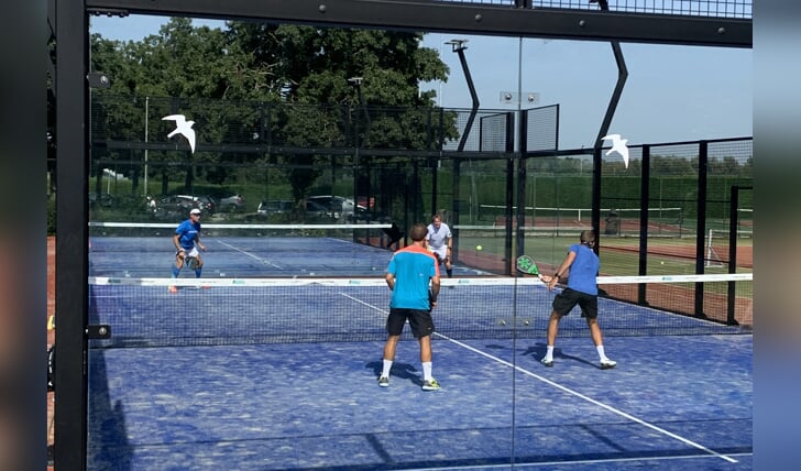 Komende week zijn op het tennis- en padelcomplex ’t Zwartewater mooie padelwedstrijden te zien tijdens het Zalsman Padel Open bij TVZ 750.