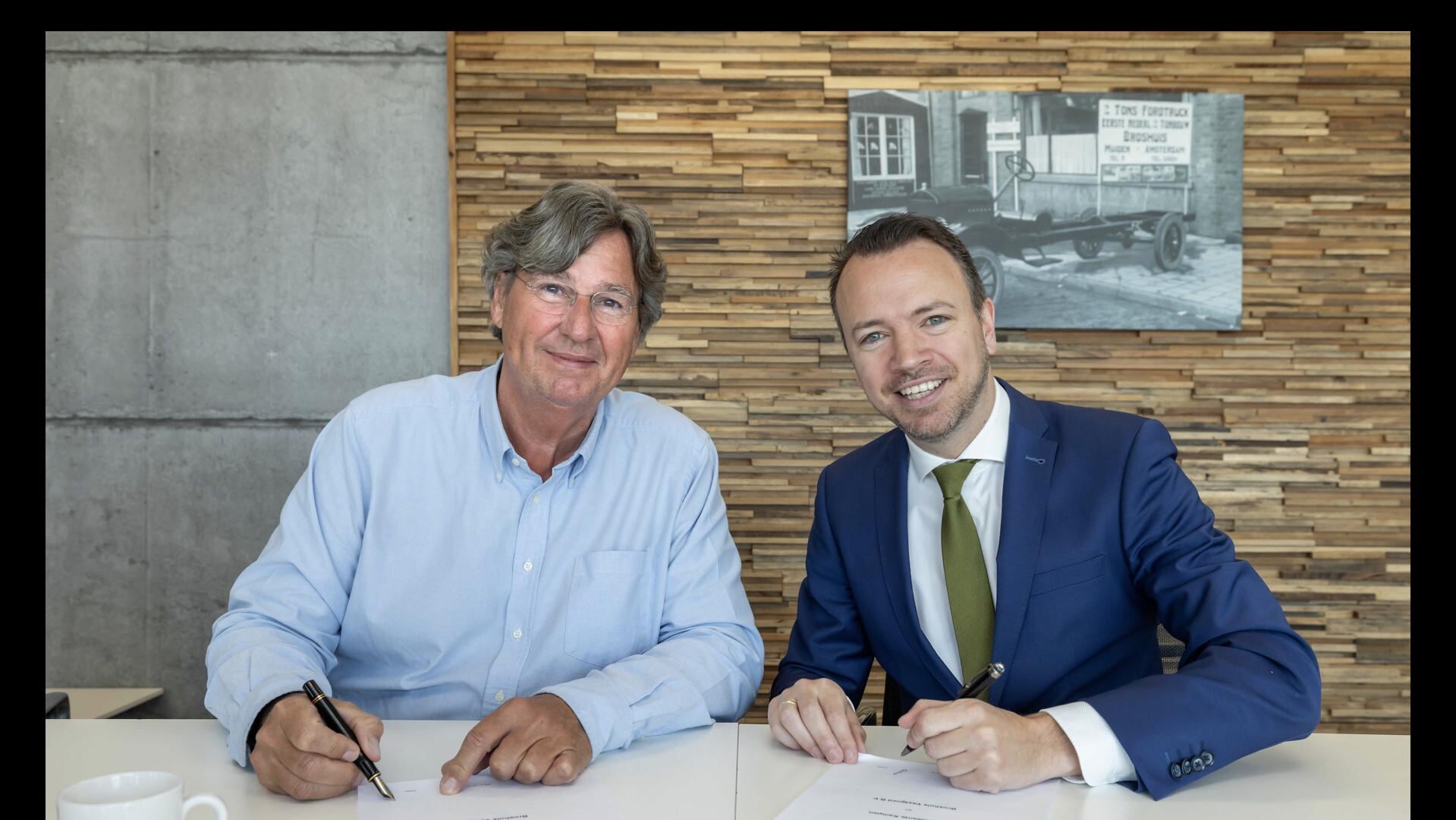 Ondertekening Koopovereenkomst Kavel Genuakade Tussen Broshuis En De ...