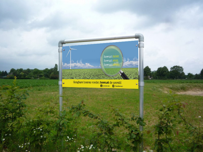 VVD-kamerlid Helma Lodders onthult Boer Bewust-bord in Biddinghuizen