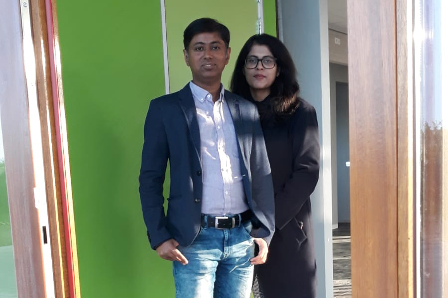 Shakab Iqbal en Madiha Arif.