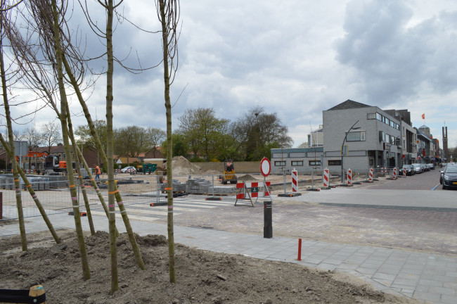 Het Steenbergenplein tijdens de renovatie.