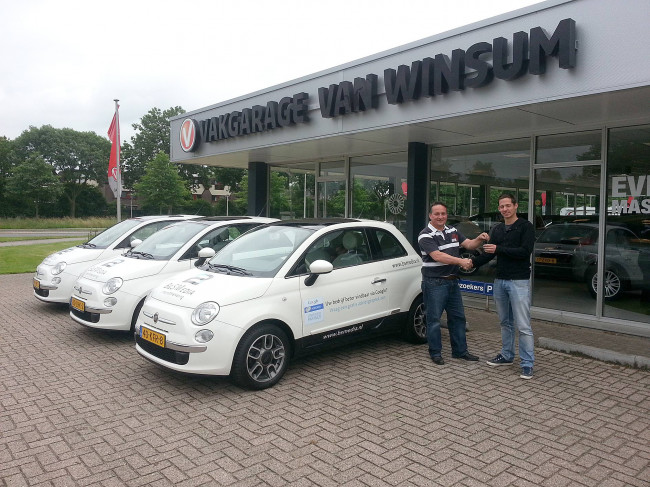 Vakgarage van Winsum levert derde Fiat 500 aan B&S Media