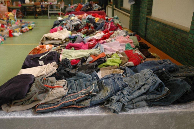 Kledingbeurs voor kinderen en volwassenen bij ‘het Mozaiek’