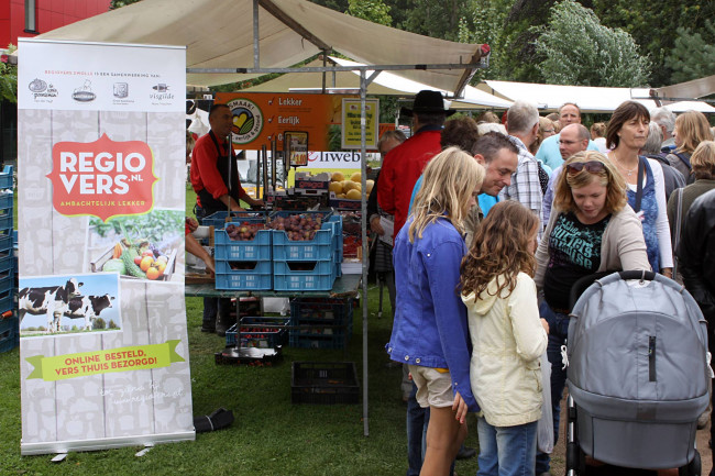 Veel belangstelling voor streekmarkt in de Nooterhof