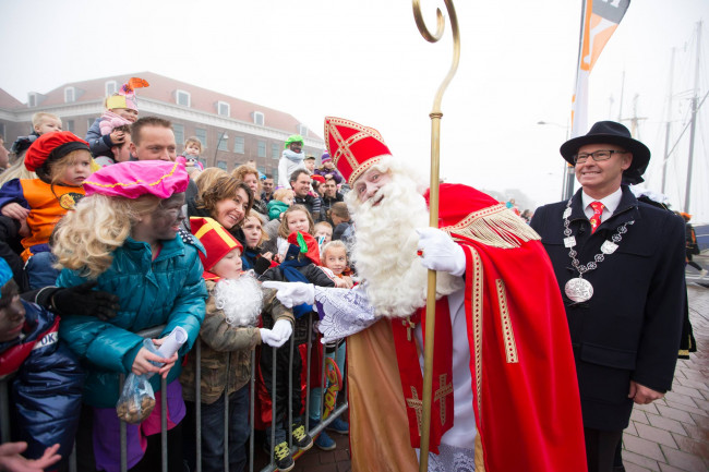 Sinterklaas verliest pakjes in IJssel 