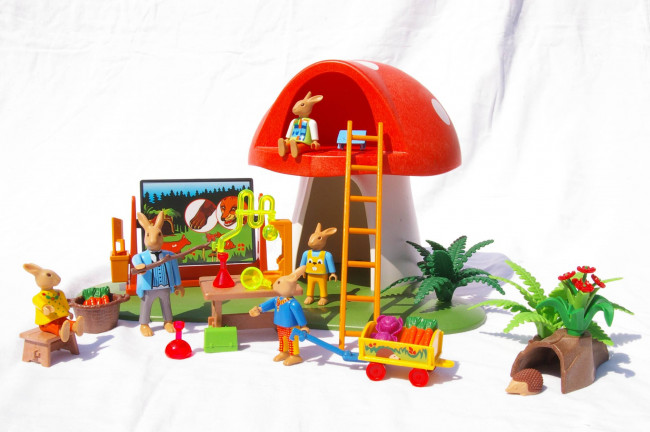 Playmobil in Speelgoedkabinet 