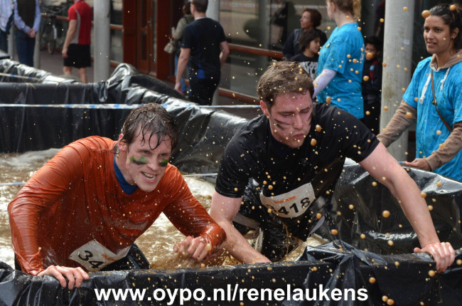 Tweede editie Mudrun telt bijna duizend lopers