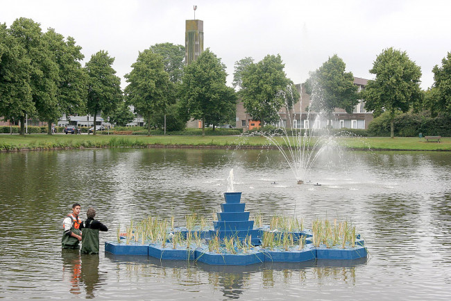 Innovatief biofilter ‘Oxatur’ zuivert de Wavinvijver