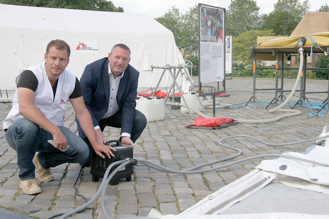 Artsen zonder Grenzen presenteert zich op het Rodetorenplein