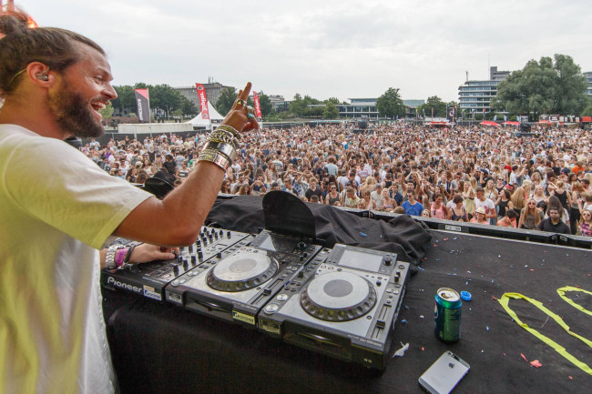 Zinderend dansfeest in Zwols park