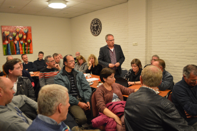 Buurtbewoners verzetten zich tegen de komst van arbeidsmigranten.