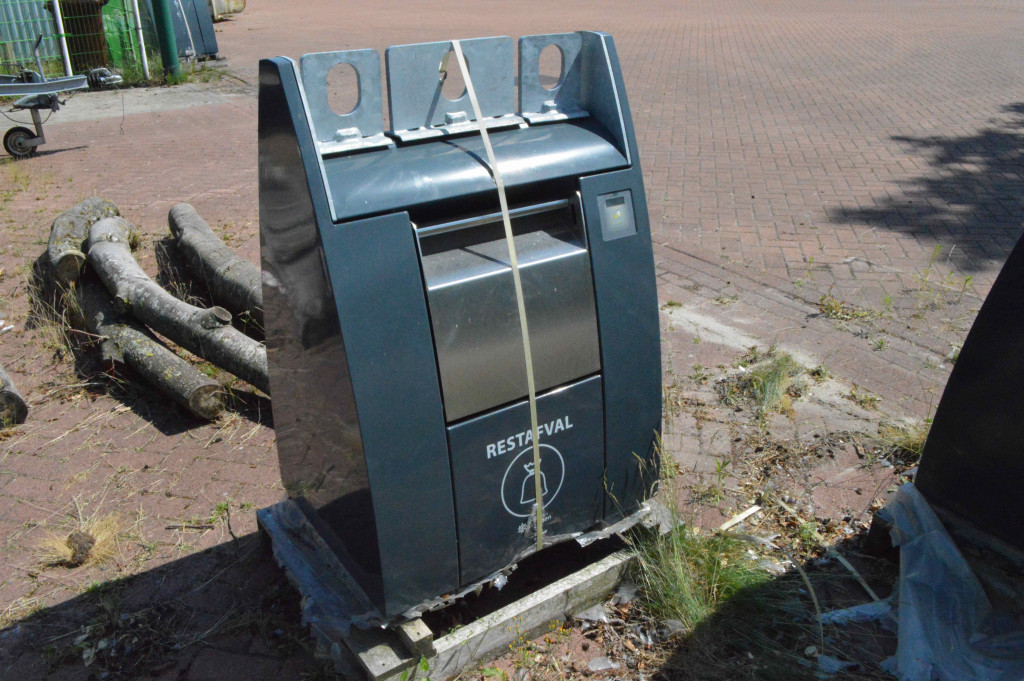Een restafvalcontainer van de gemeente Dronten.