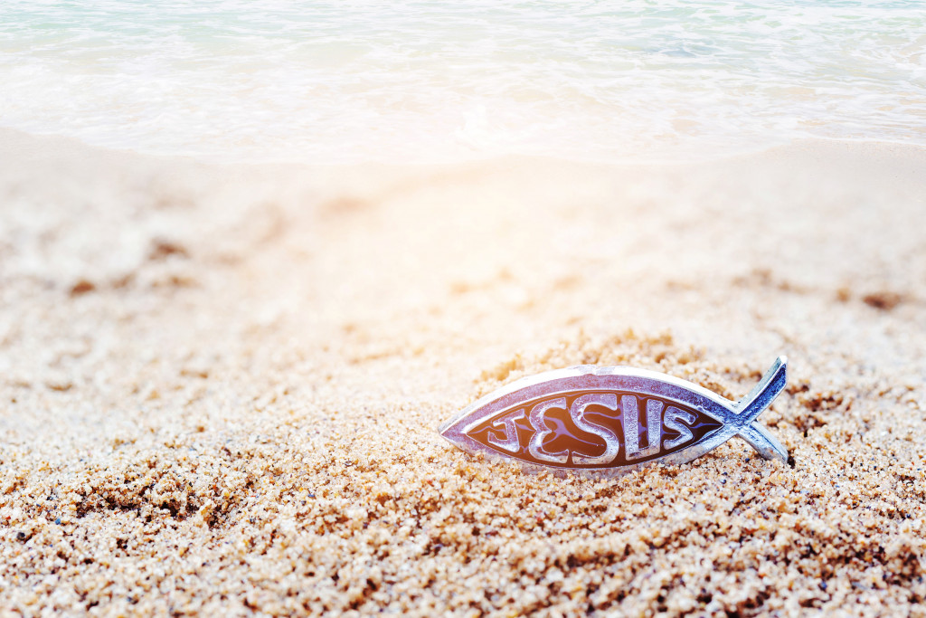 Kerkdienst op het strand