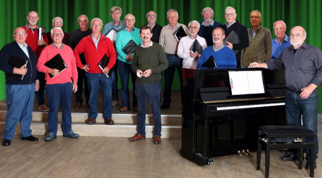 Kennismakingsconcert mannenkoor Mankracht met saxofoonorkest FSO