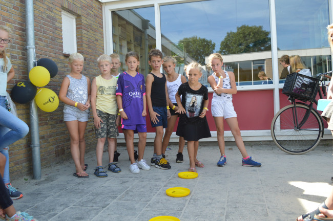 Spelletjes tijdens Sven's Spellenspeurtocht in Swifterbant.