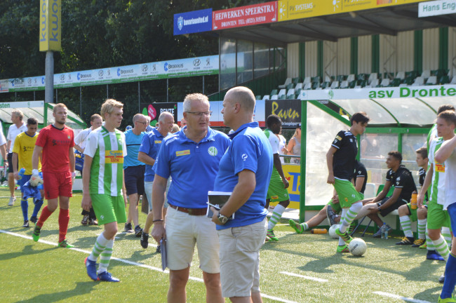 Het trainersduo Kroes/Halsema.