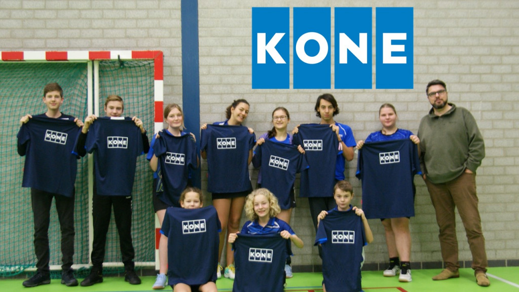 KONE steekt jeugdteams Swift ’64 badminton in het nieuw
