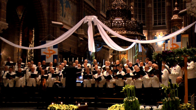 Groot Mannenkoor Zwolle hult zich met ‘Noche de Paz’ in Spaanstalige sferen