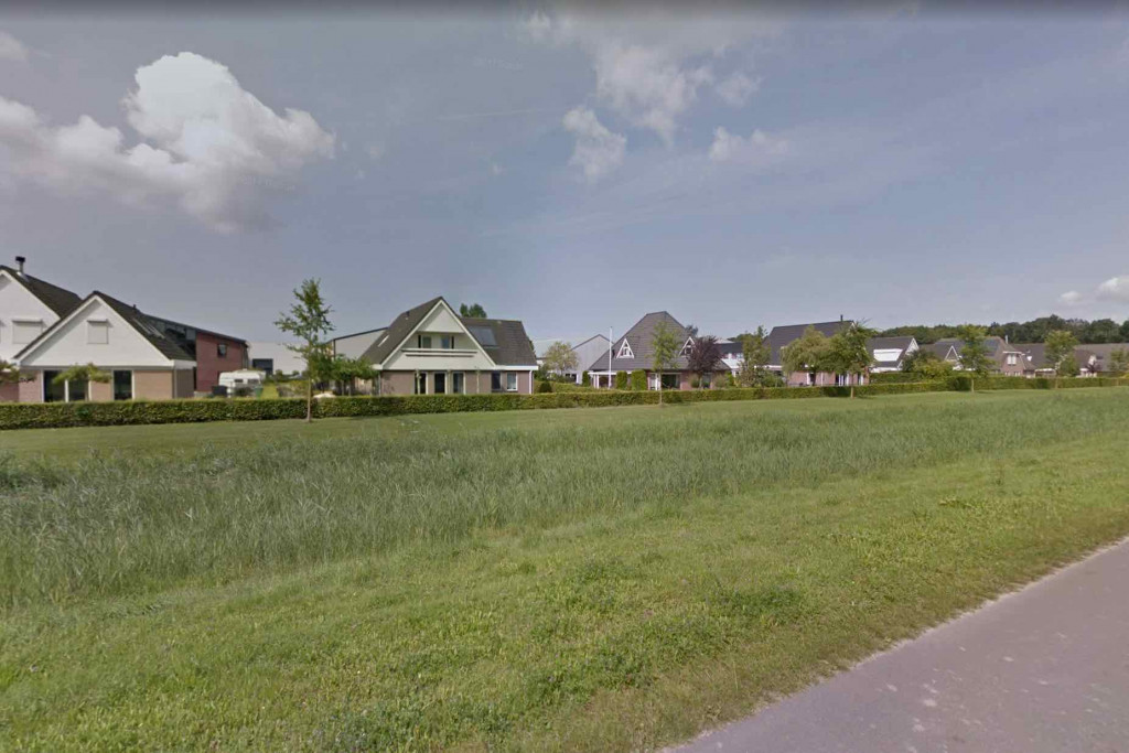 De woningen aan De Kil, gezien vanaf de Tarpanweg.