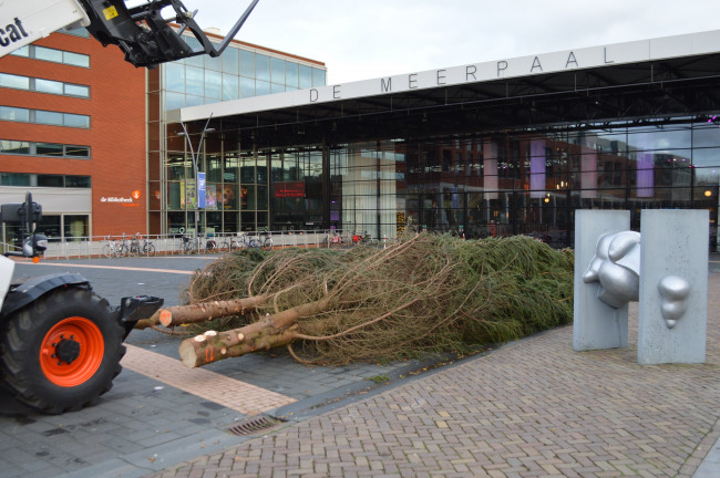 Kerstbomen op het Redeplein.