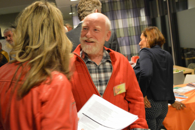 René Spanjersberg op de ideeënmarkt van de gemeente Dronten.